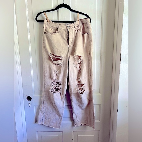 Wild Fable distressed jeans size 8 - Picture 1 of 2